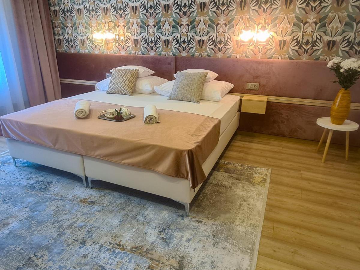 Ditlin Apartmanok Pápa Exteriör bild