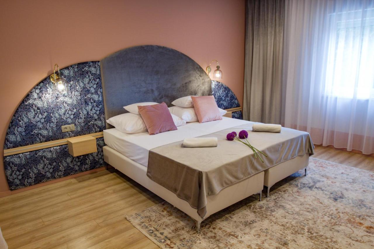 Ditlin Apartmanok Pápa Exteriör bild