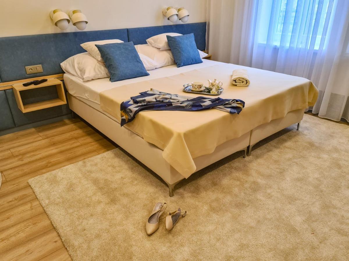 Ditlin Apartmanok Pápa Exteriör bild
