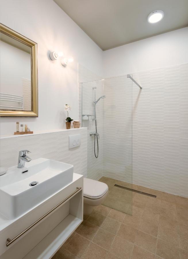 Ditlin Apartmanok Pápa Exteriör bild